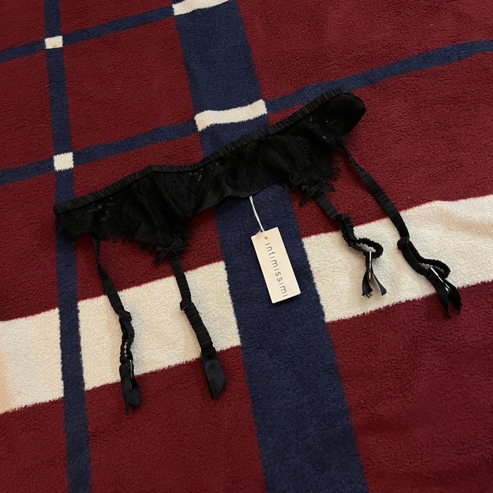 Intimissimi black garter belt lace trim lingerie NWT new with tags Women’s M/L